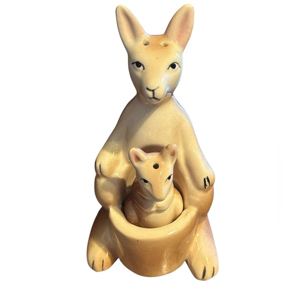 Vintage Kangaroo & Baby Salt and Pepper Shaker Set - Picture 1 of 8